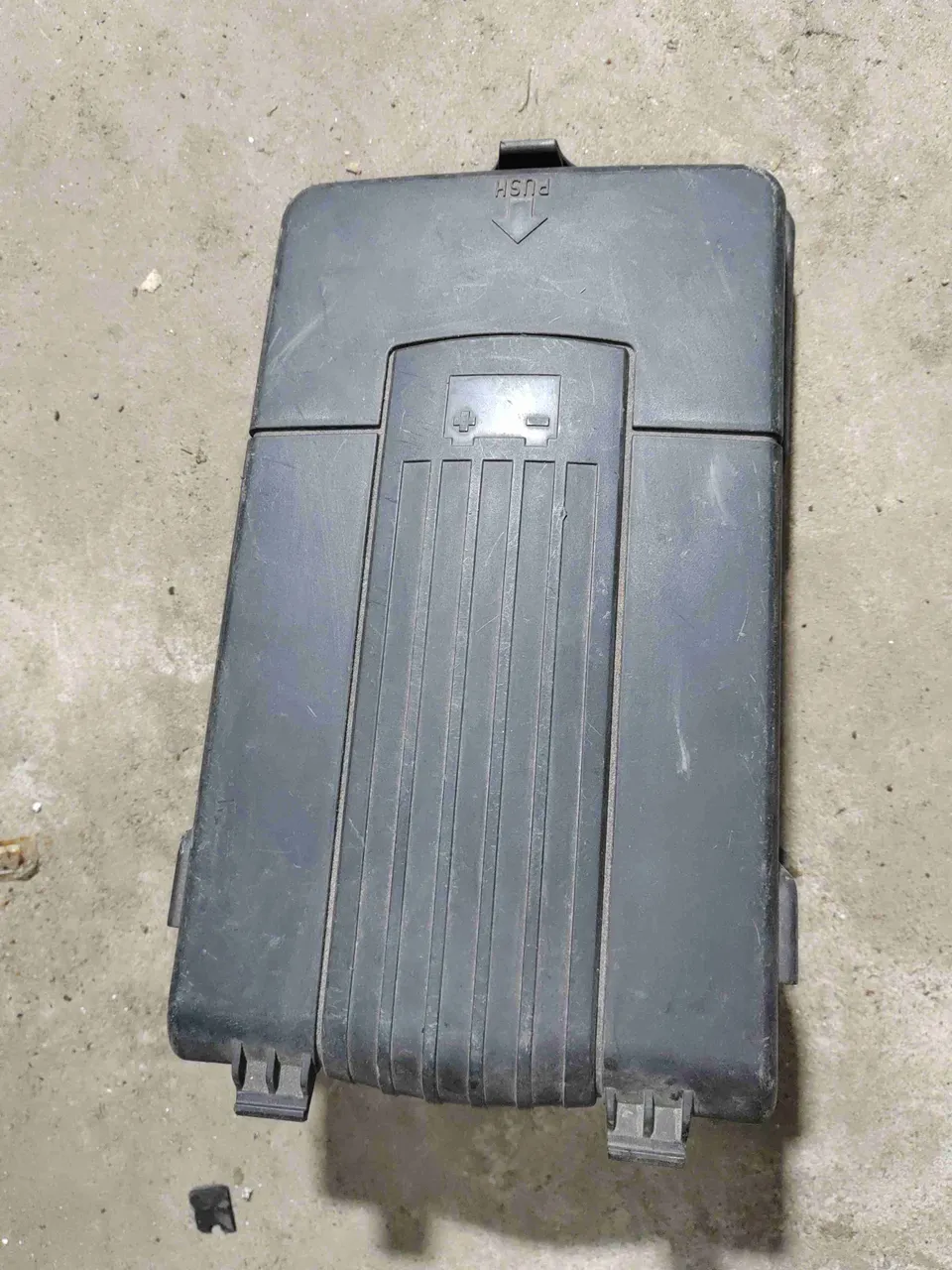 Крышка аккумулятора Volkswagen Golf, 2007 г.