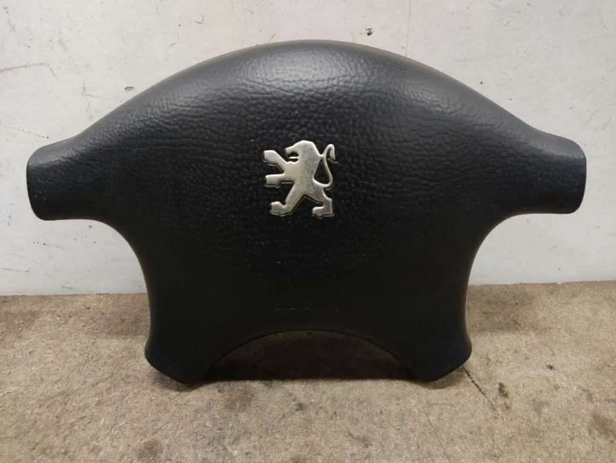 Подушка безопасности водителя Peugeot 406, 1998 г.