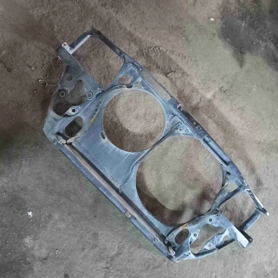 Передняя панель крепления облицовки (телевизор) Audi A4, 1998 г.