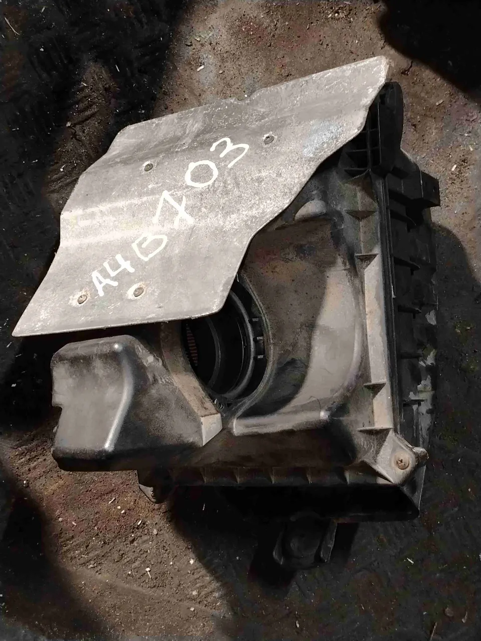 Корпус воздушного фильтра Audi A4, 2006 г.