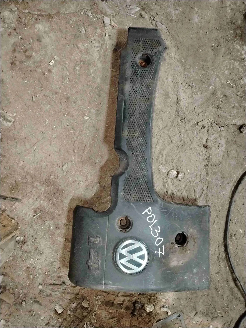 Декоративная крышка двигателя Volkswagen Polo, 1998 г.