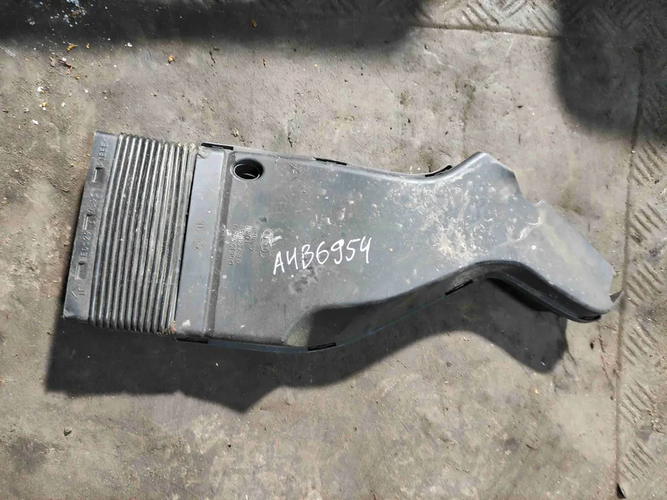 Воздуховод Audi A4, 2002 г.