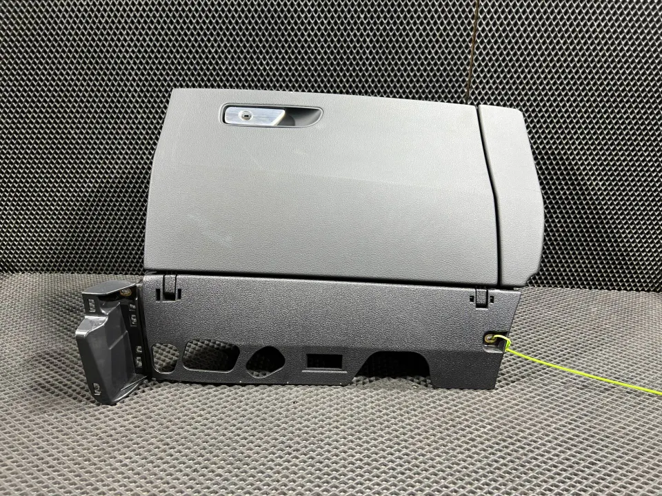 Бардачок Audi Q7, 2016 г.
