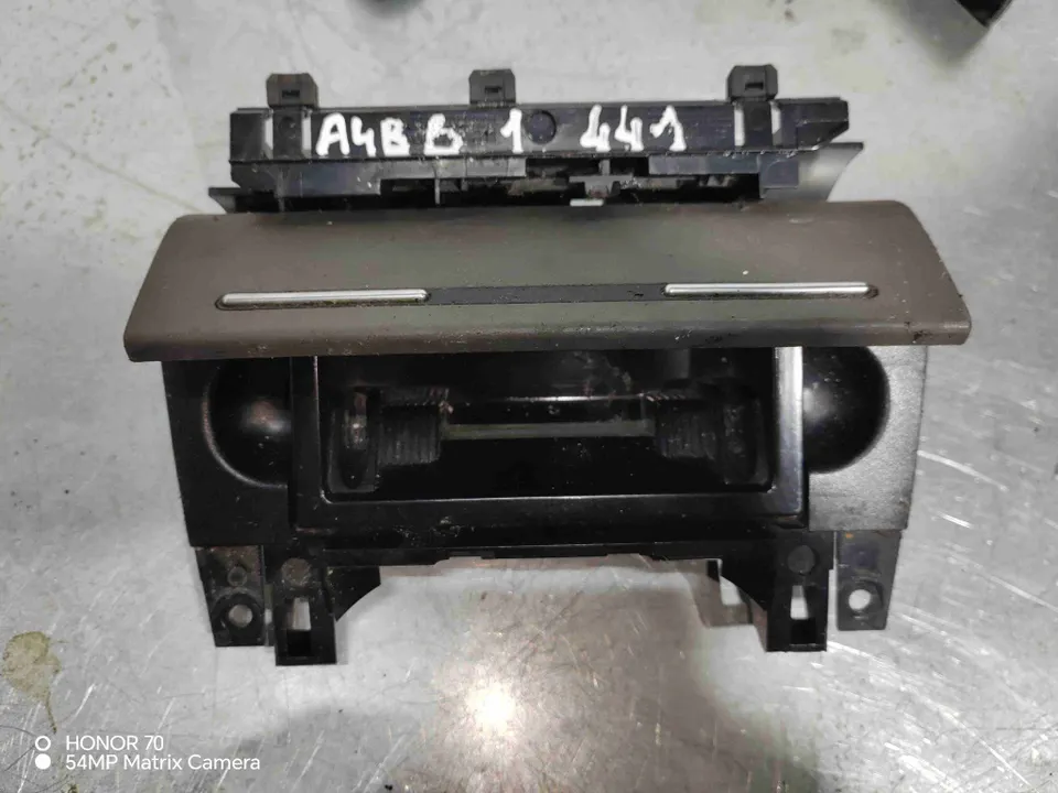 Пепельница Audi A4, 2002 г.